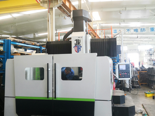 小型數(shù)控龍門銑床DHA2315具有什么優(yōu)勢(shì)？